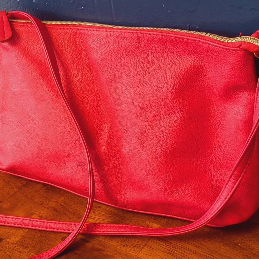 XoXo Betsey Johnson ~ Bright Red Rectangle Shaped Shoulder Bag/Purse